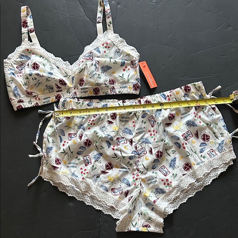 NWT Colsie White Multicolor Patterned Women's Pajama Set